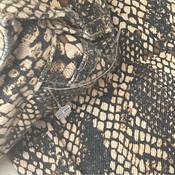 FREE PEOPLE NEW TWO FACED SNAKESKIN SKINNY RAW HEM JEANS 27 - Picture 8 of 13